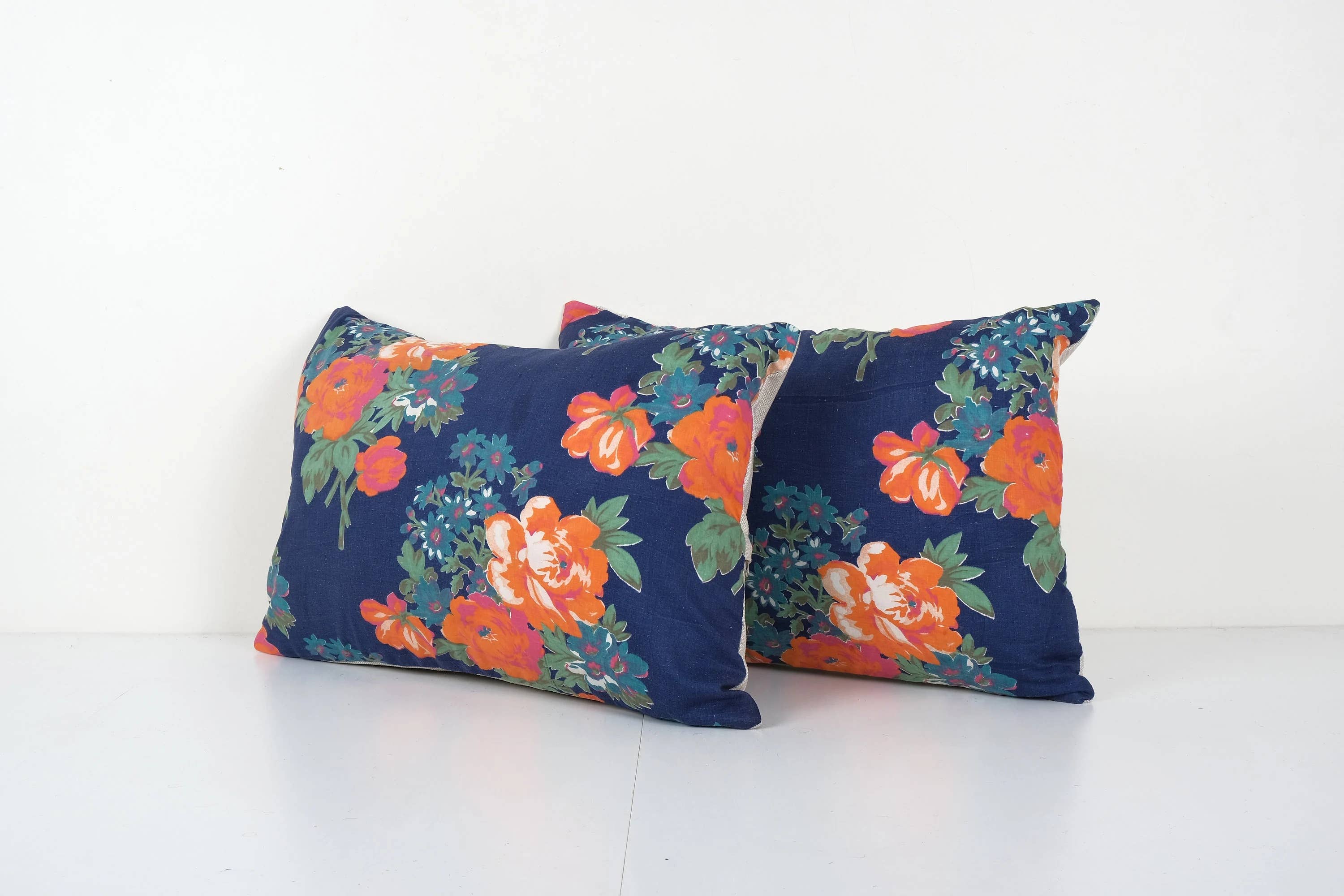 Uzbek Roller Printed Pillow Cover | 16'' x 24''