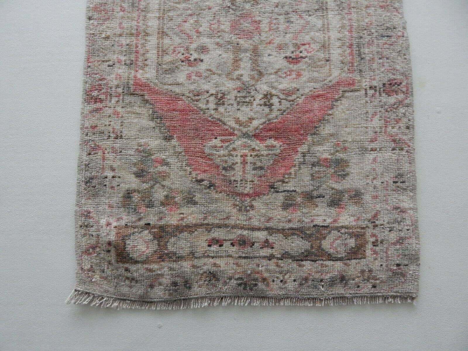 Vintage Sivas Rug 21'' x 38''