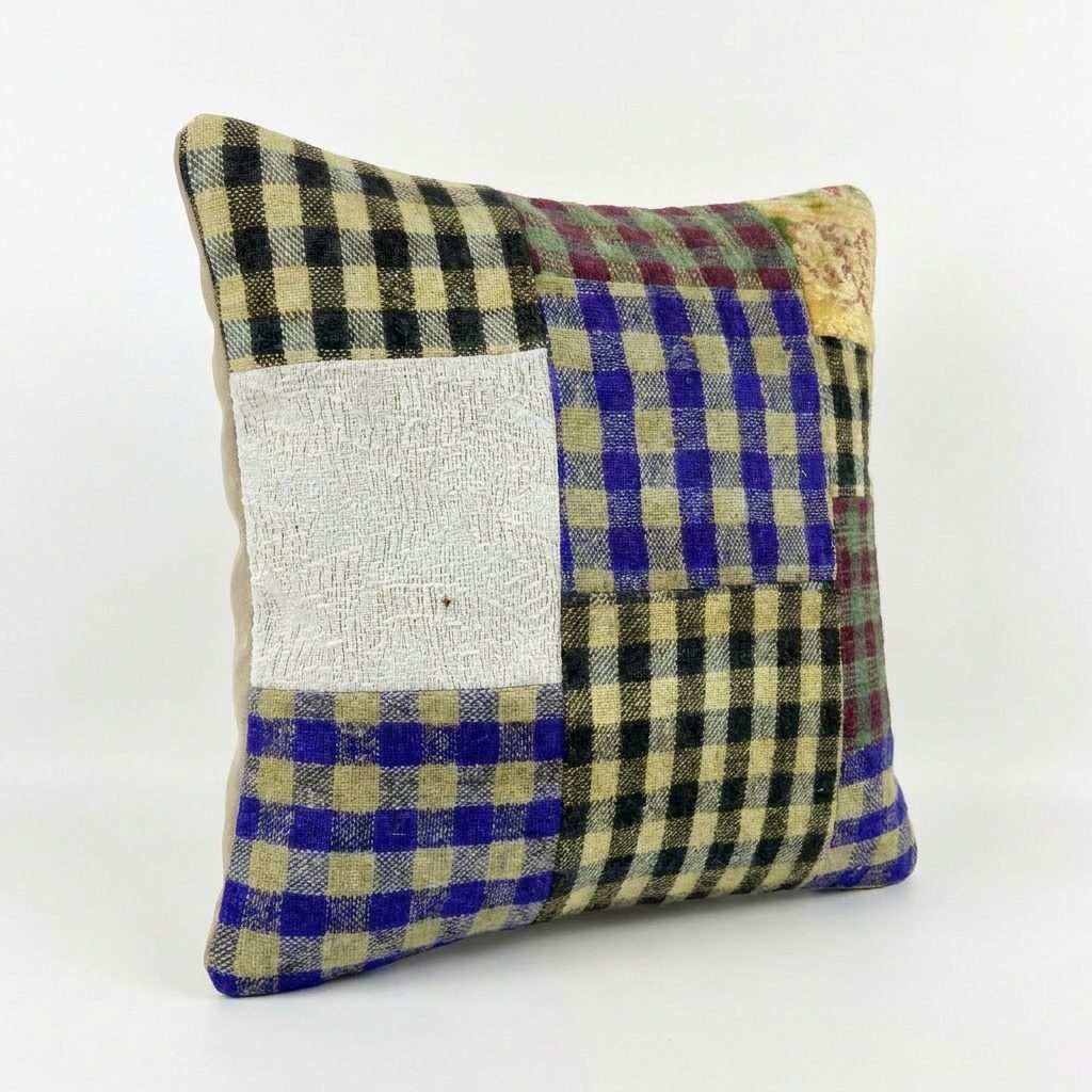 Turkish Kilim Pillow Cover | 20'' x 20'' - left angle