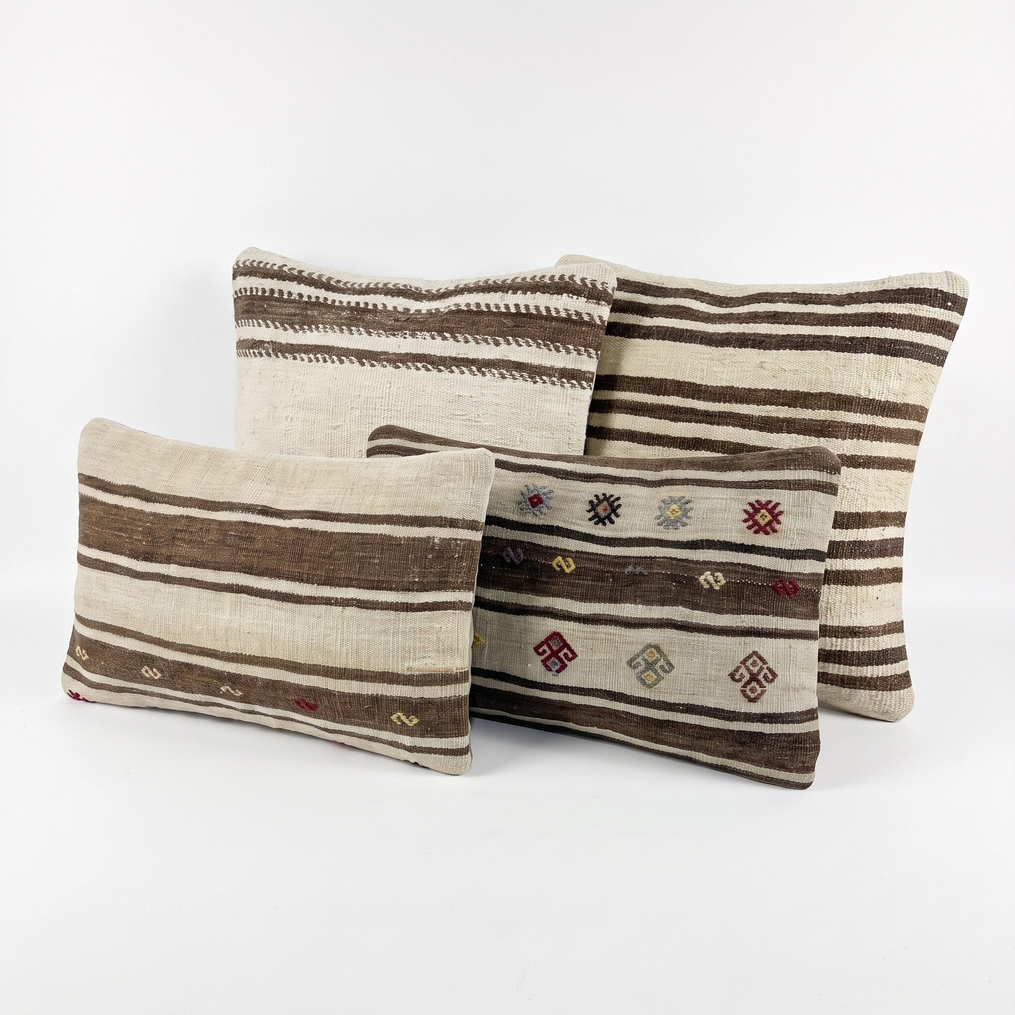 Turkish Kilim Pillow Cover Set of 4 | 20'' x 20'' & 20'' x 24'' - left angle