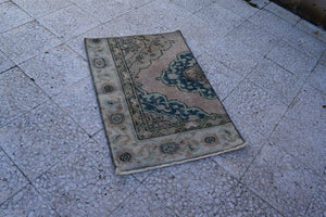Vintage Turkish Rug 24'' x 34''