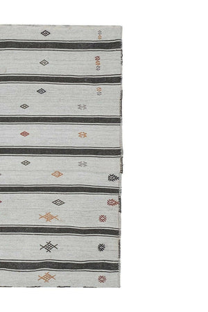 Vintage Kilim Rug 5' x 6'11''