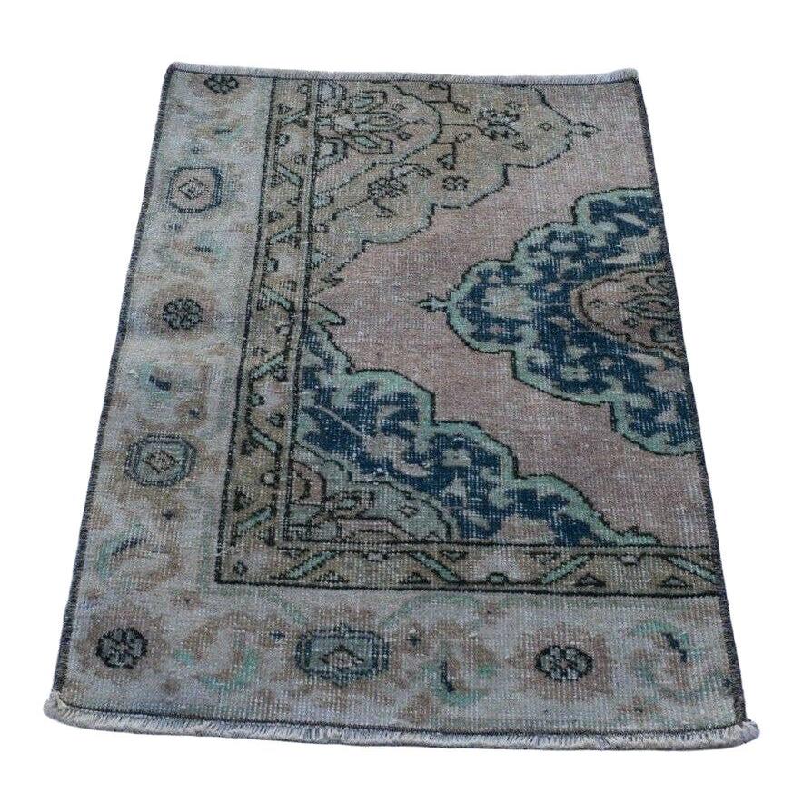 Vintage Turkish Rug 24'' x 34''