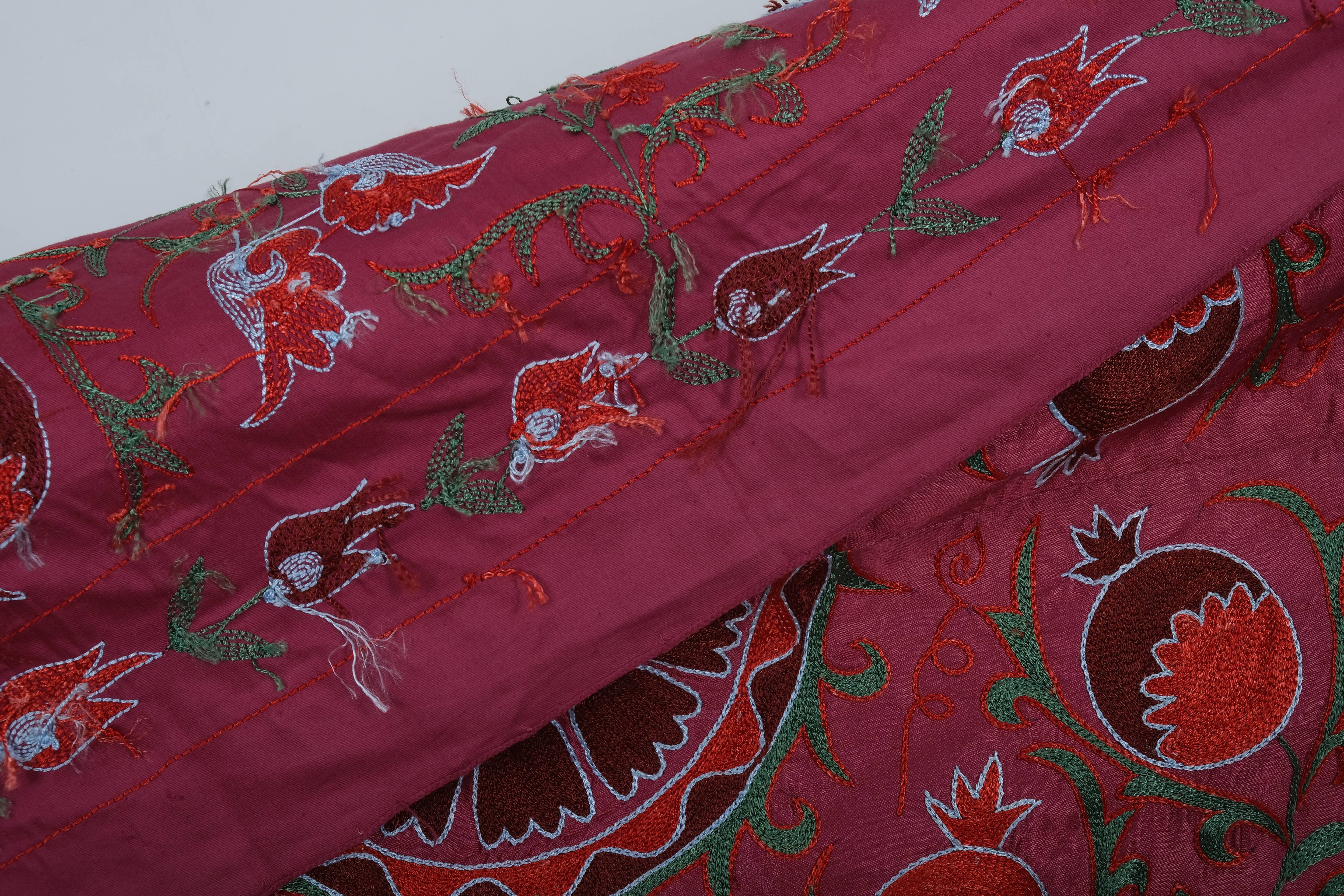 Silk Suzani Table Runner | 3'1'' x 6'5''