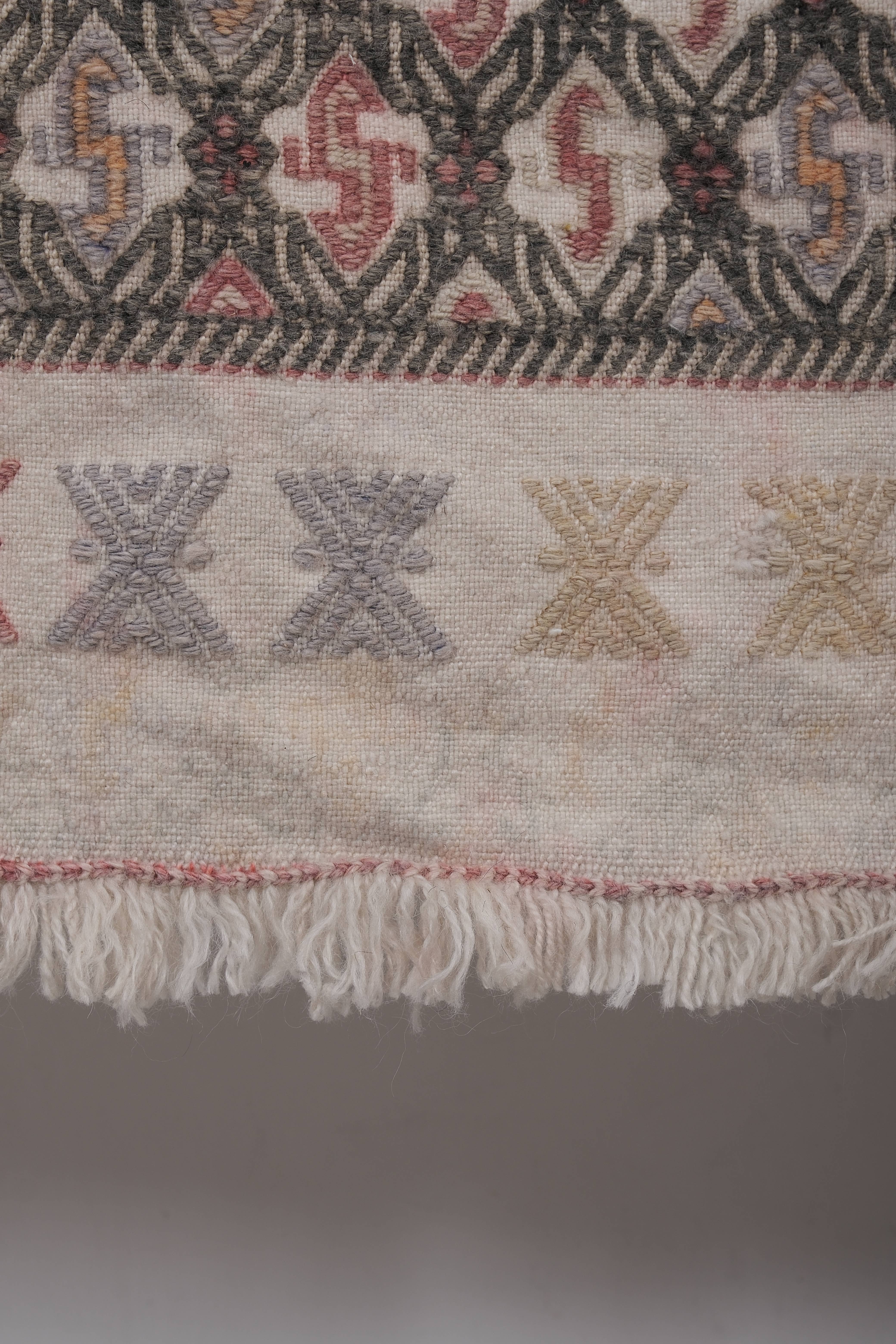 Vintage Turkish Kilim Rug 5'9'' x 8'4''