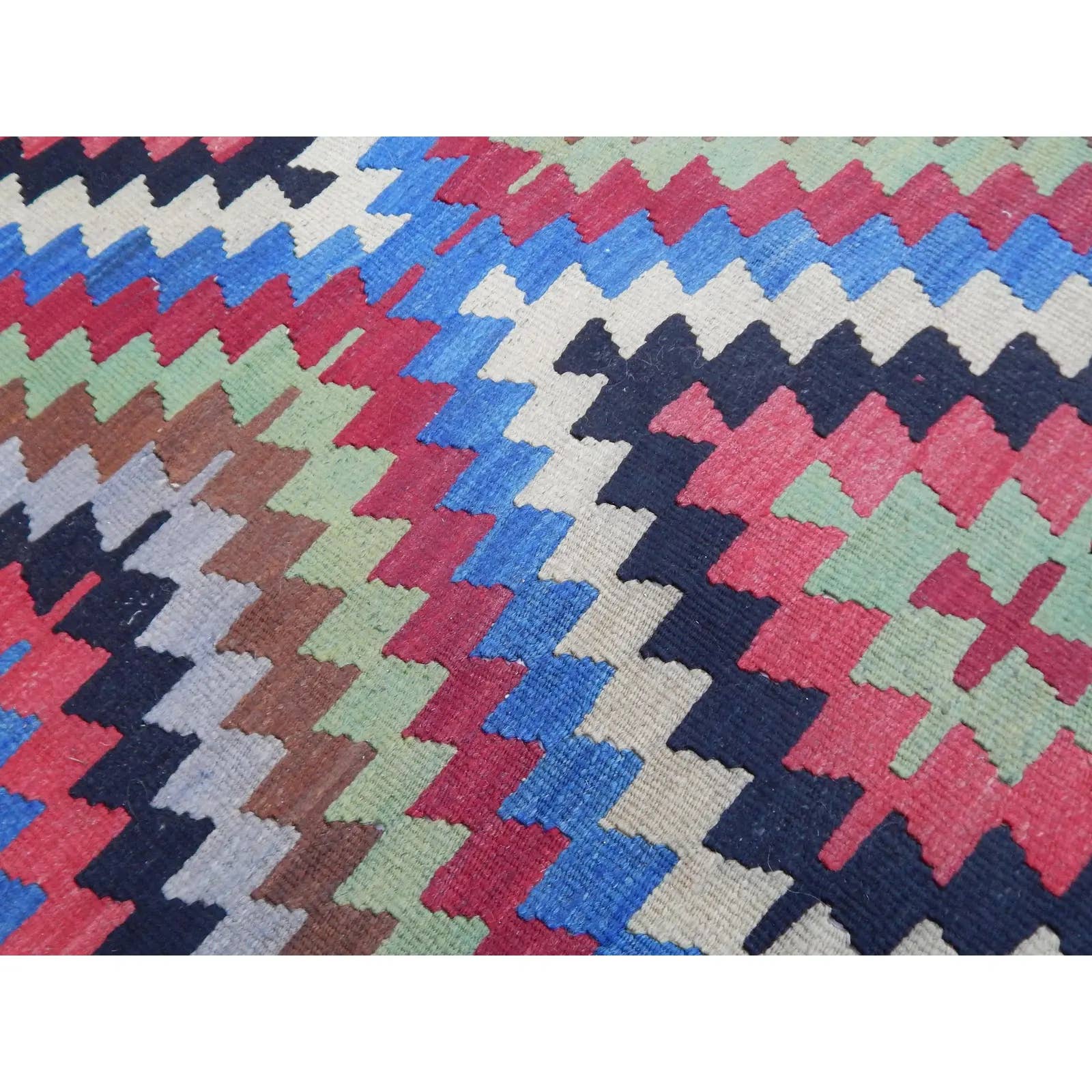 Vintage Turkish Kilim Rug 35'' x 50''