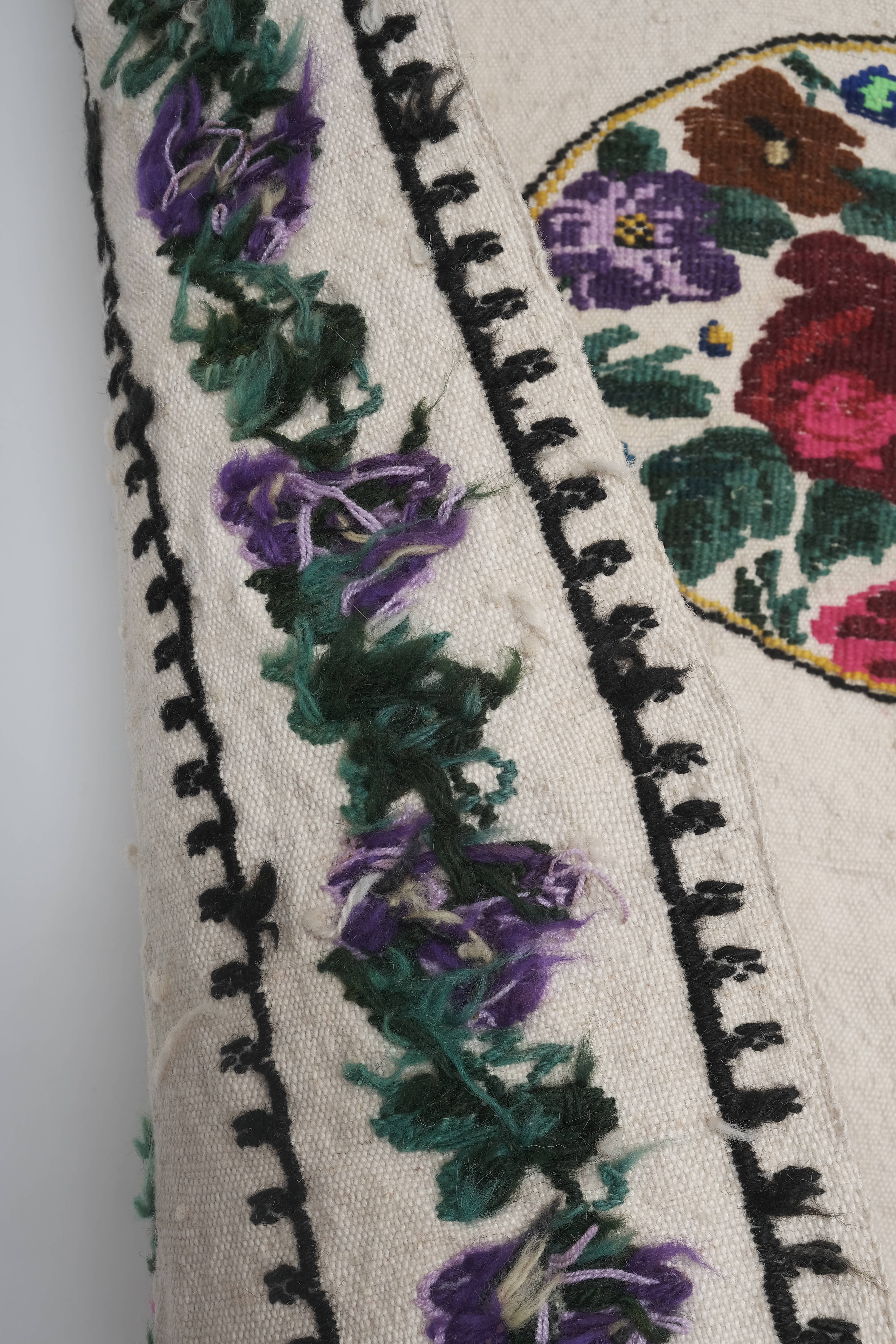 Vintage Turkish Kilim Rug 45'' x 57''