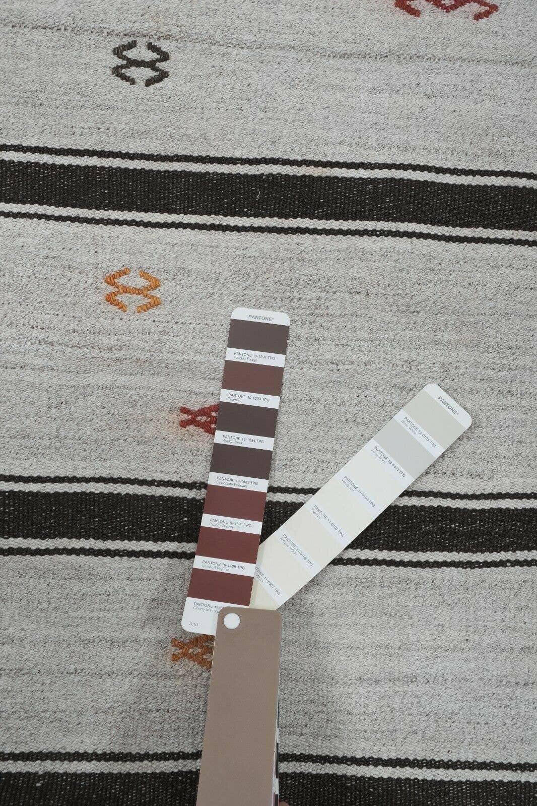Vintage Kilim Rug 5' x 6'11''