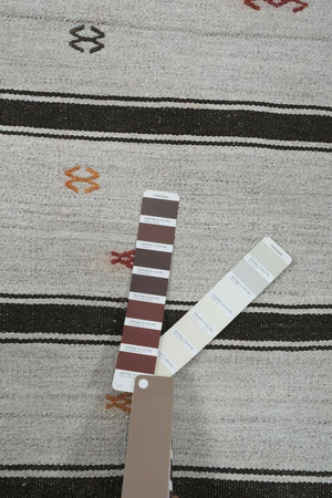 Vintage Kilim Rug 5' x 6'11''