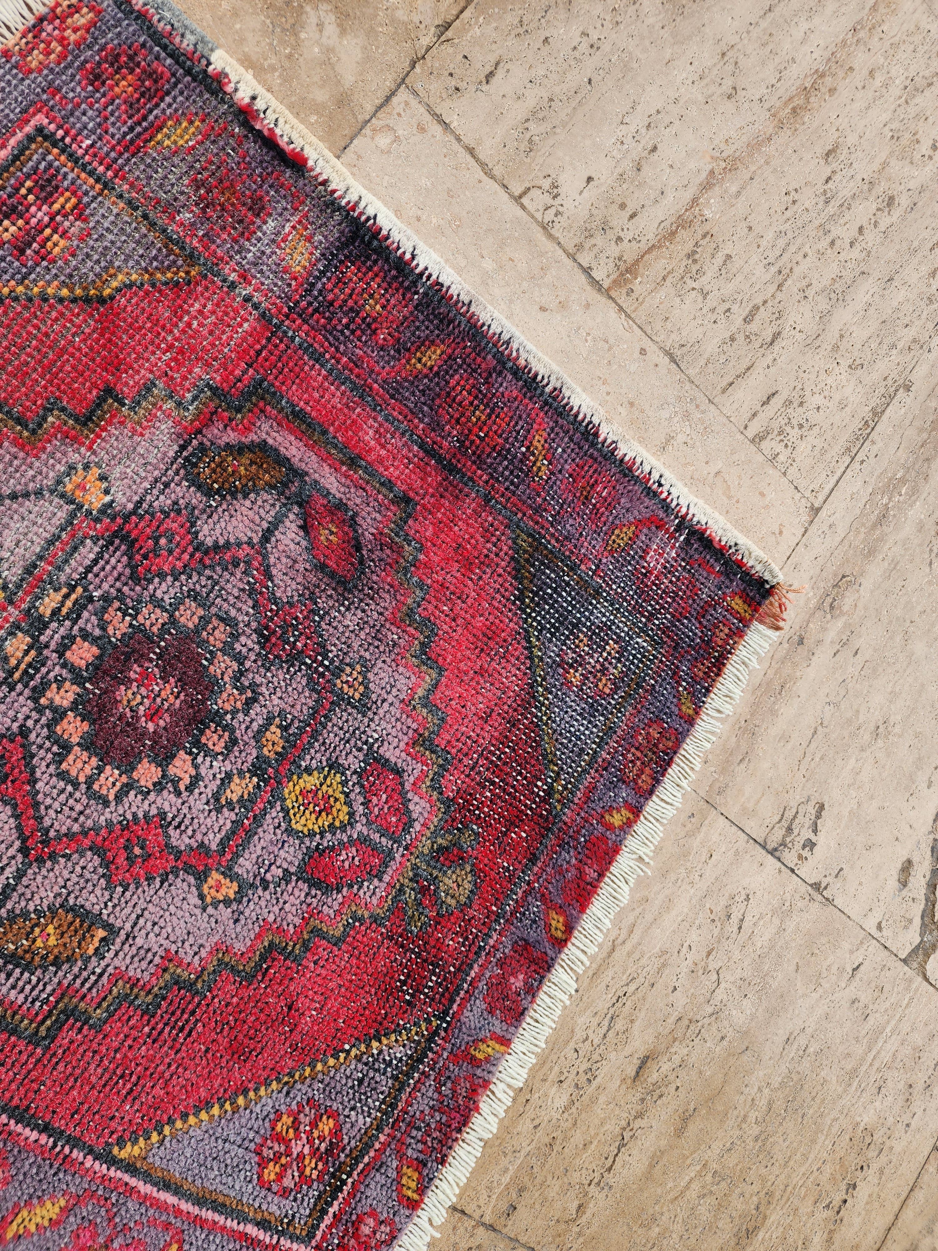 Vintage Turkish Rug 25'' x 28''