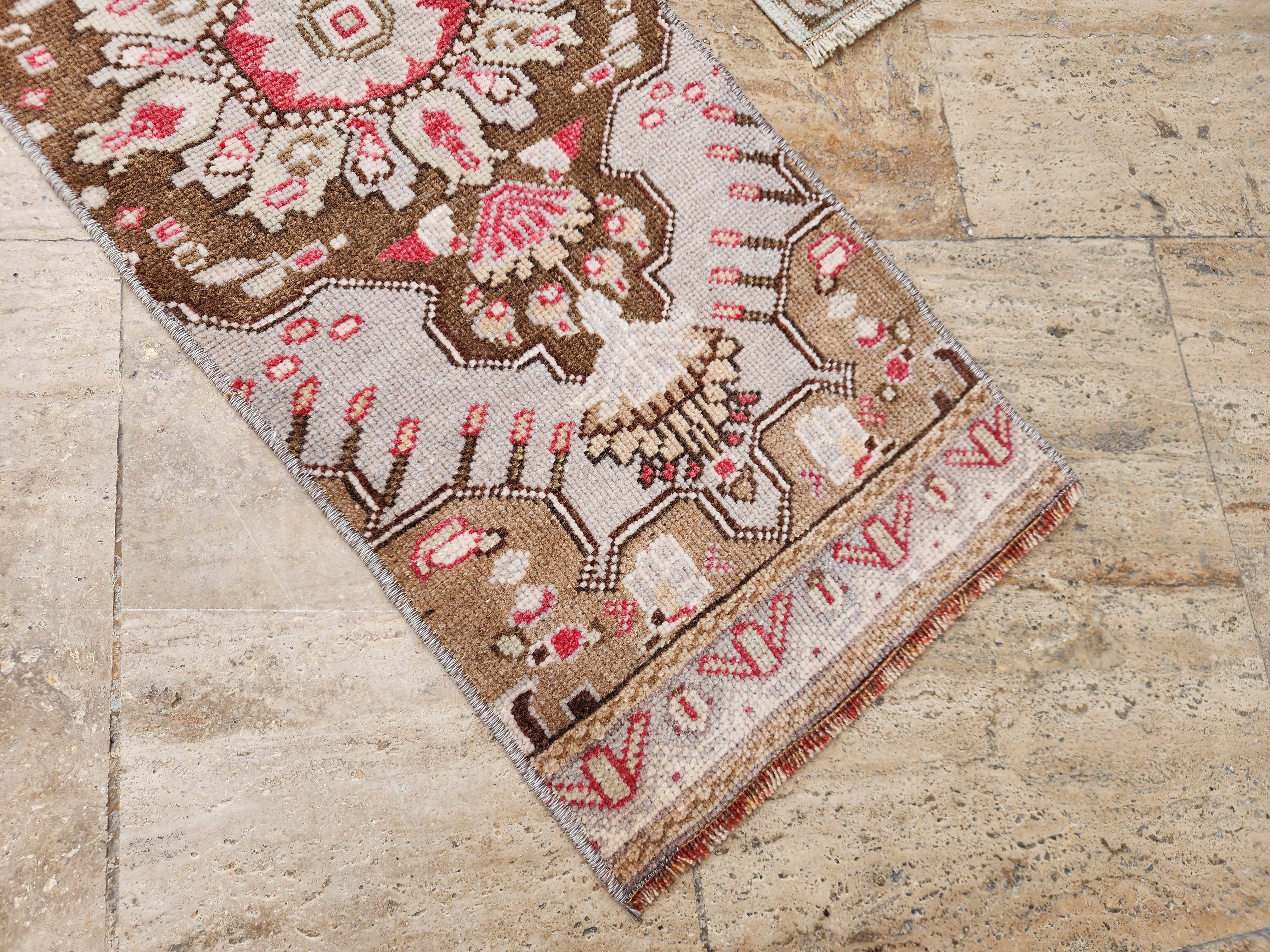 Vintage Turkish Yastik Rugs Set of 2 | 20'' x 26''