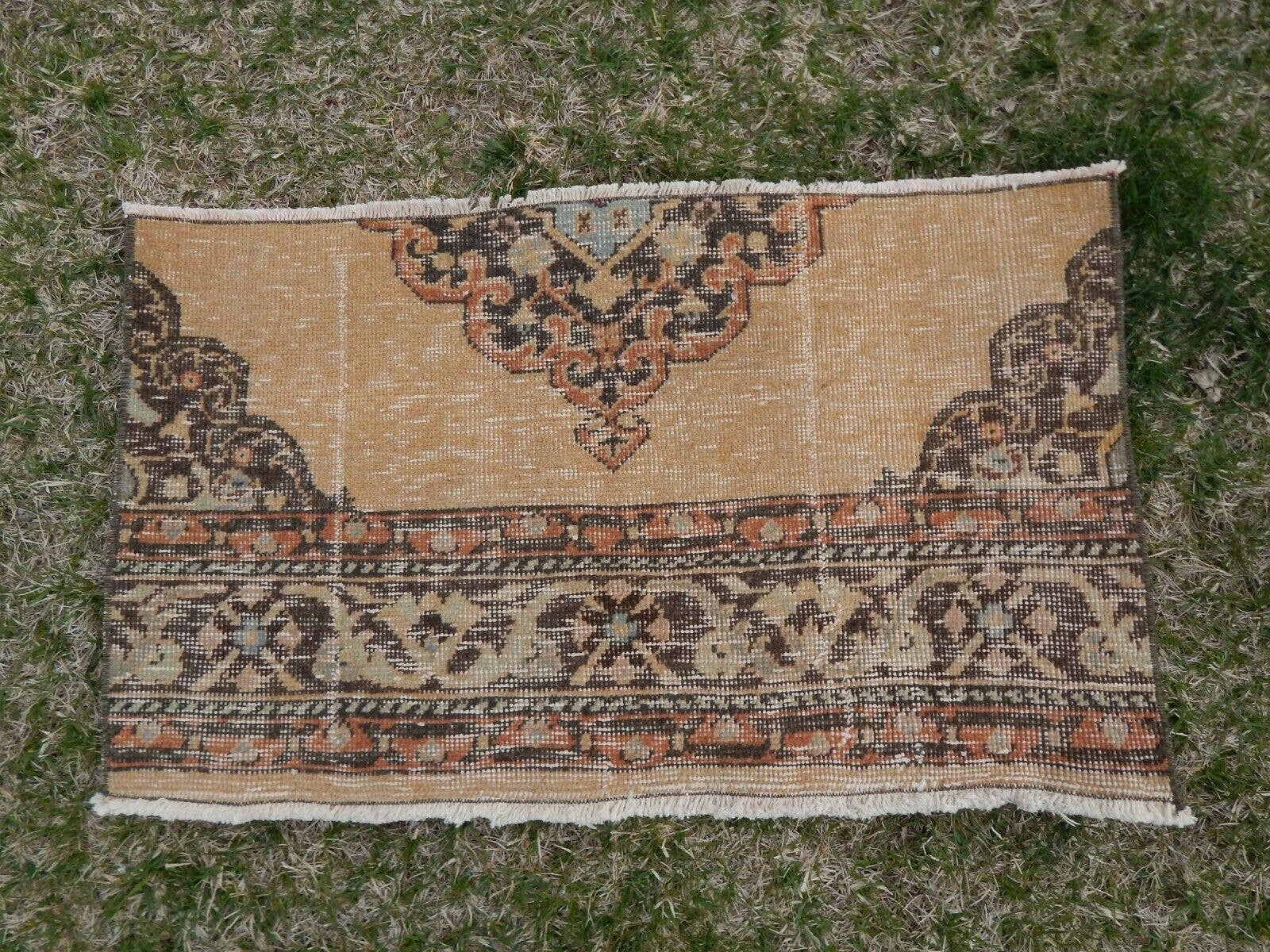 Vintage Oushak Yastik Rug 20'' x 34''