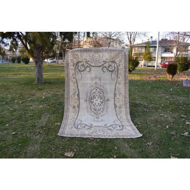 Vintage Turkish Rug 5'6'' x 9'