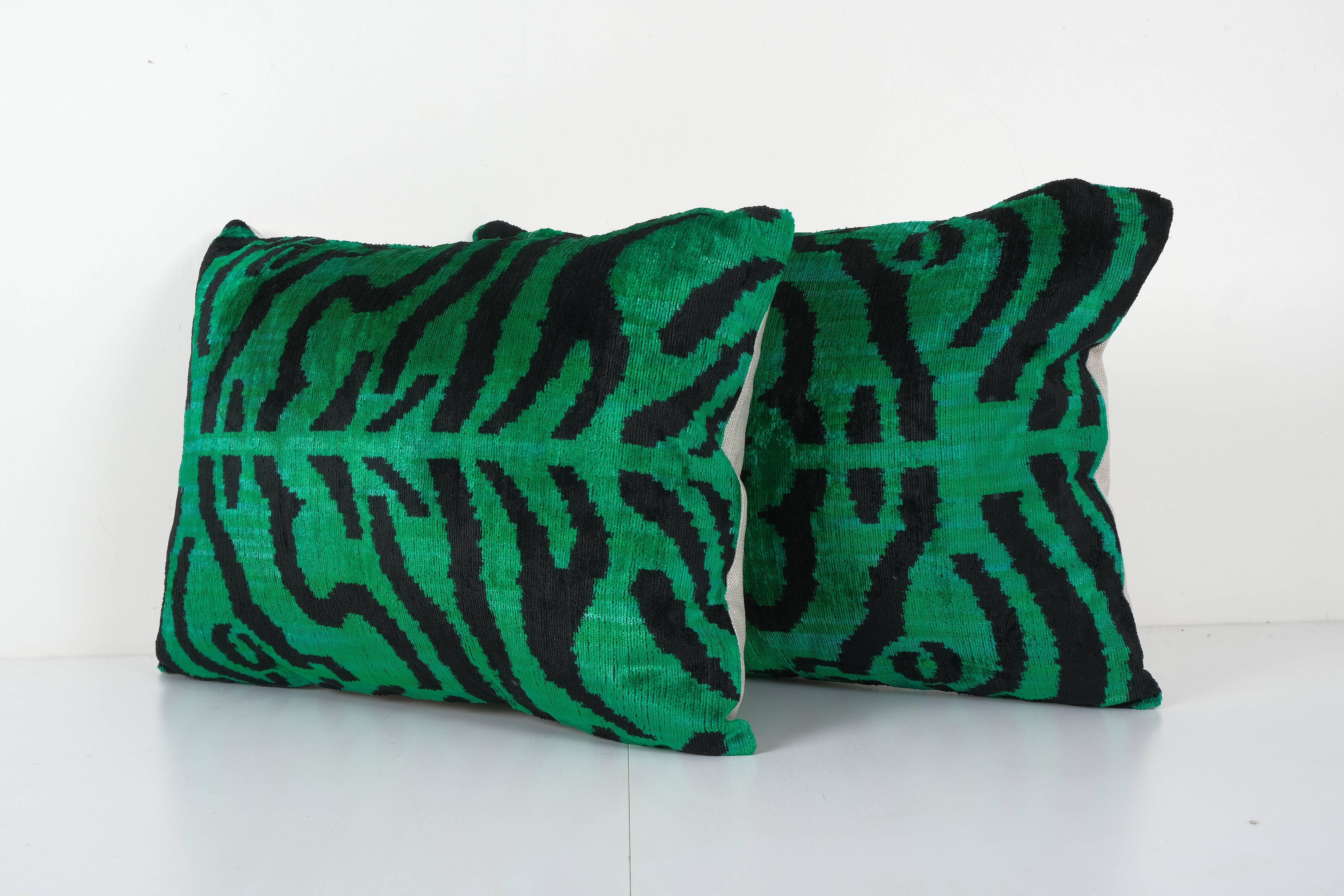 Tiger Silk Ikat Velvet Pillow Cover Set of 2 | 16'' x 22''