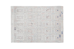 Vintage Turkish Kilim Rug 4'1'' x 7'1''
