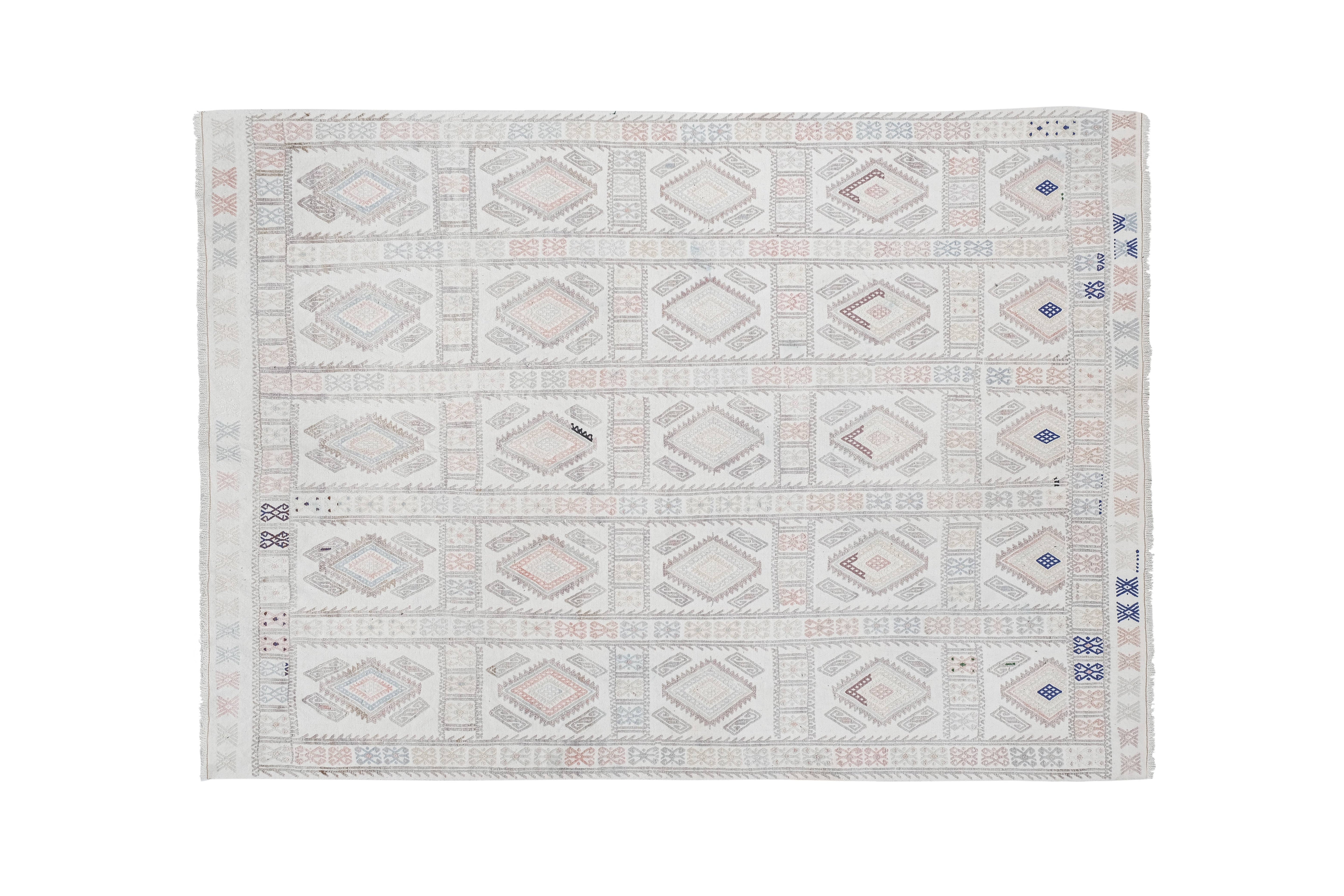 Vintage Turkish Kilim Rug 4'1'' x 7'1''