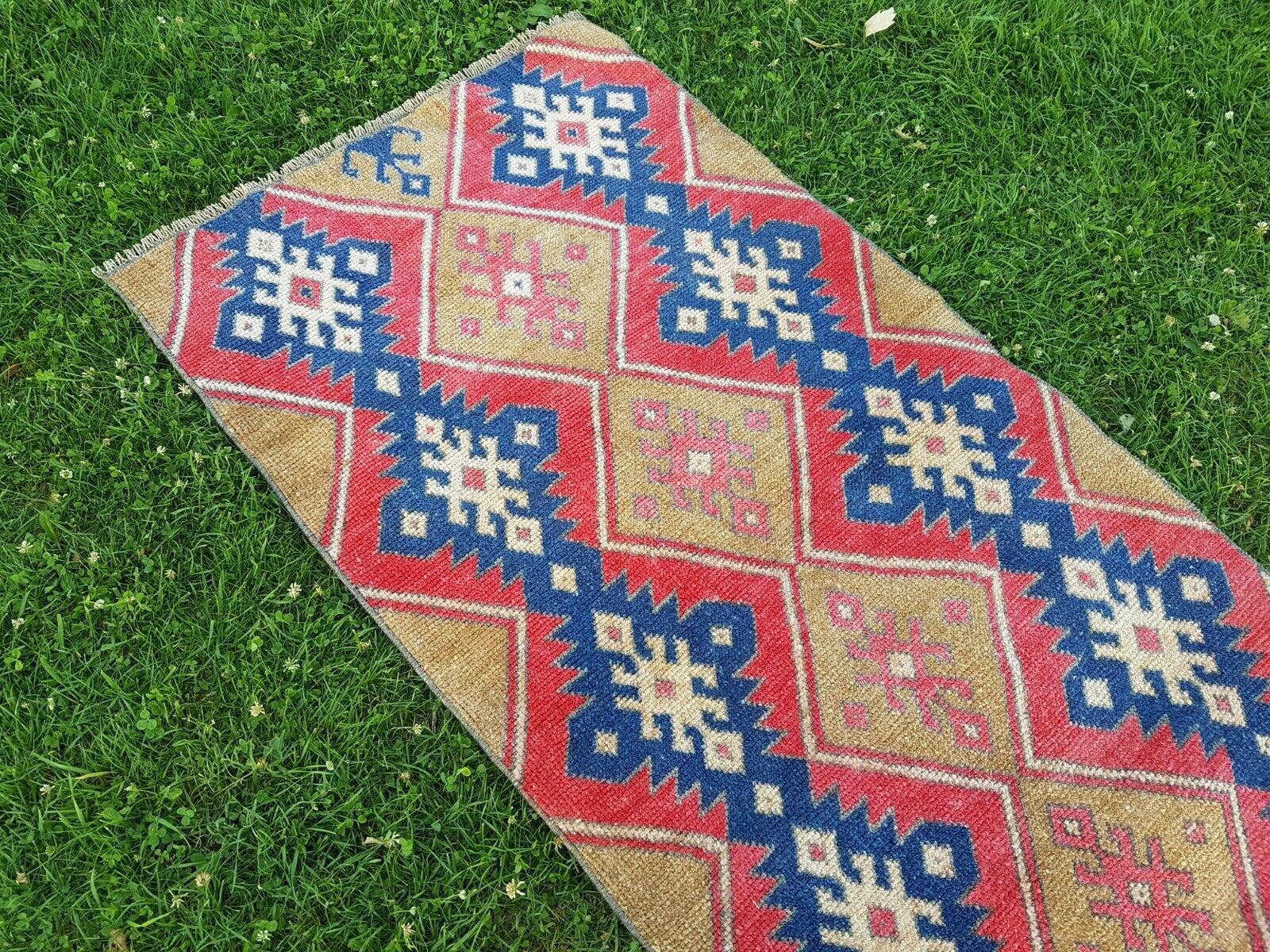 Vintage Turkish Karapinar Rug 2'7'' x 5'5''
