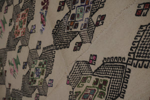 Vintage Turkish Kilim Rug 5'6'' x 7'6''