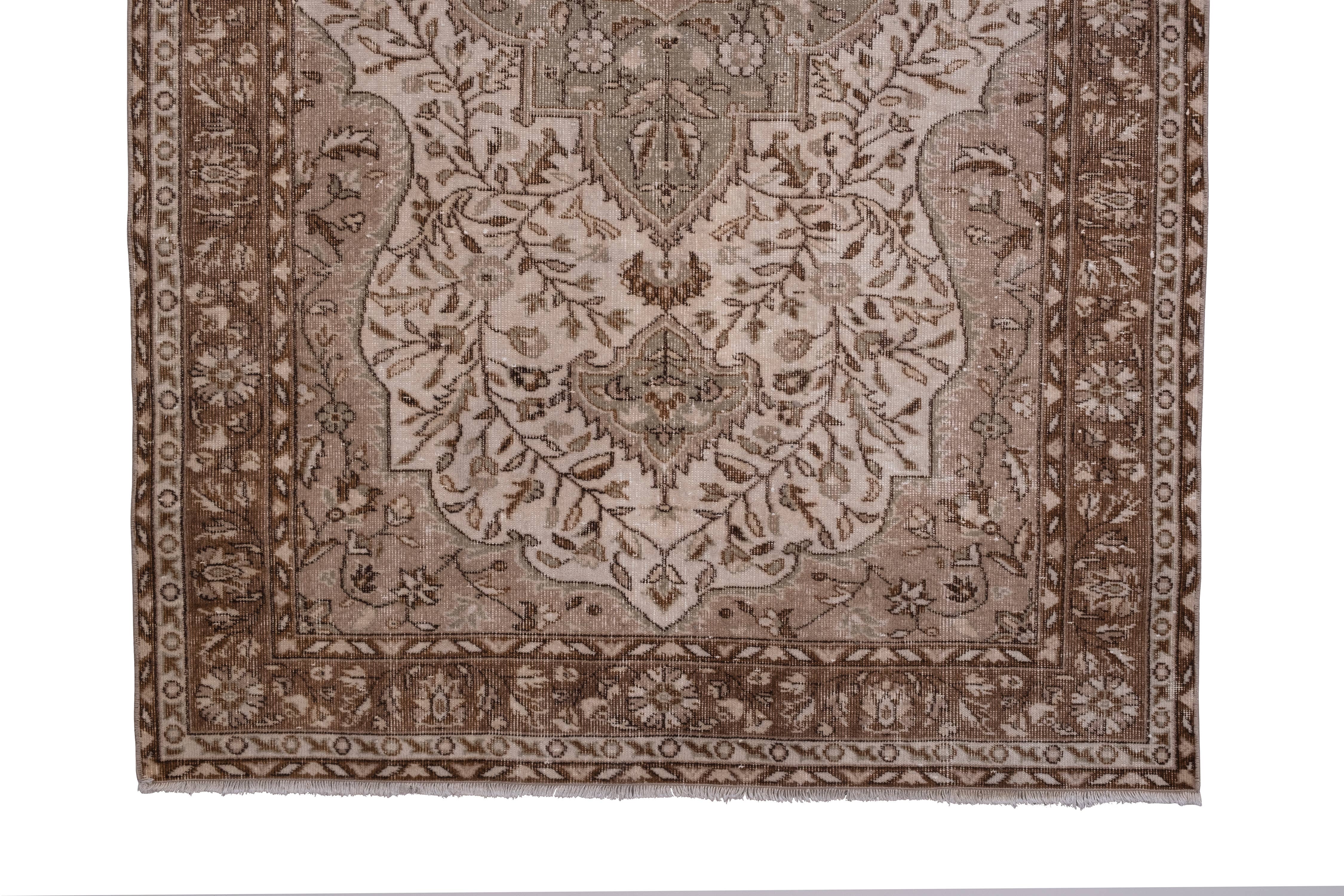 Vintage Turkish Rug 5'5'' x 8'6''