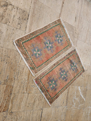 Vintage Oushak Yastik Rugs Set of 2 | 20'' x 32''