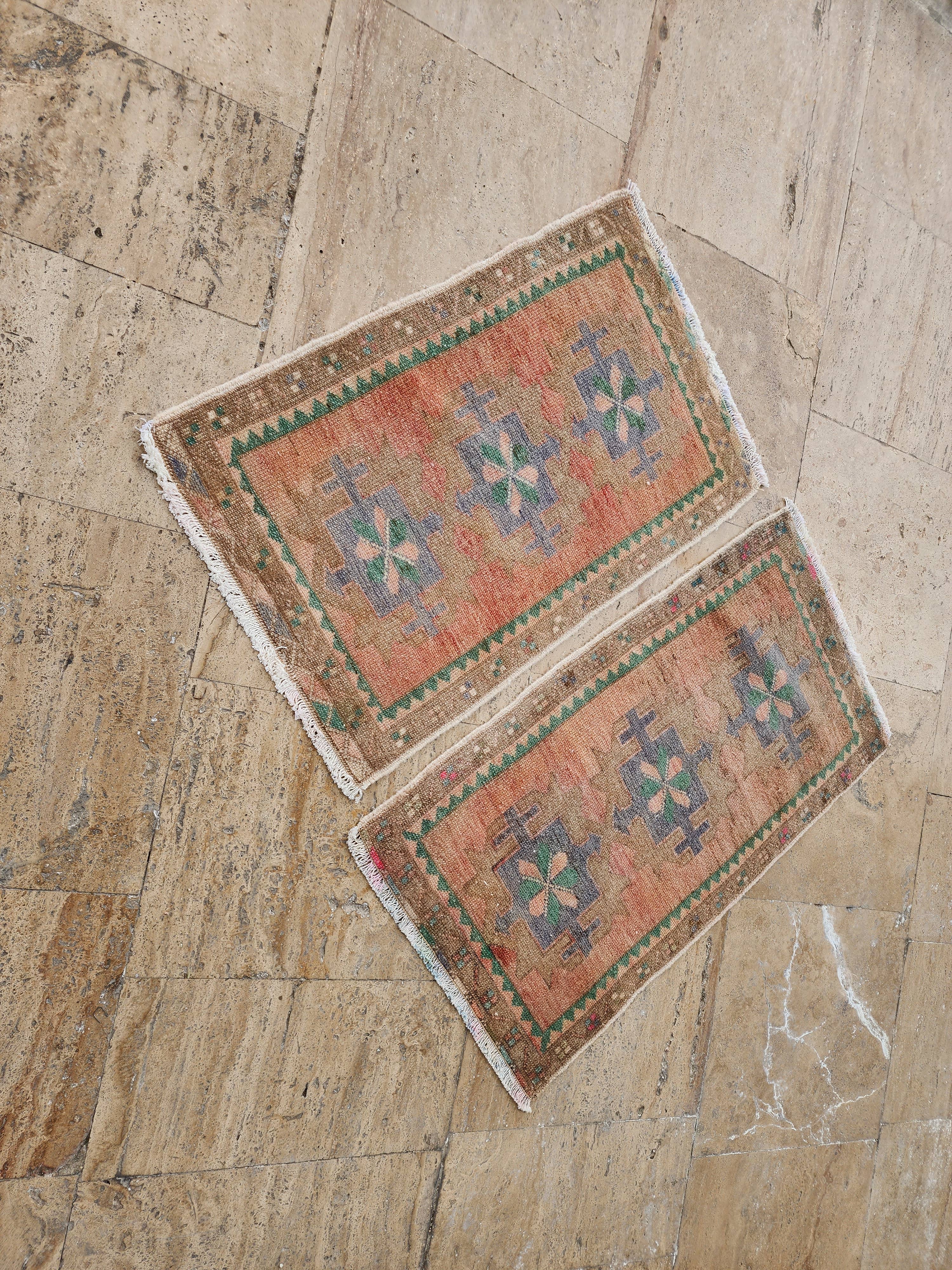 Vintage Oushak Yastik Rugs Set of 2 | 20'' x 32''