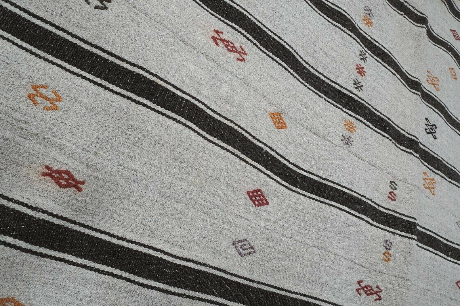 Vintage Kilim Rug 5' x 6'11''