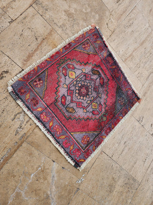 Vintage Turkish Rug 25'' x 28''