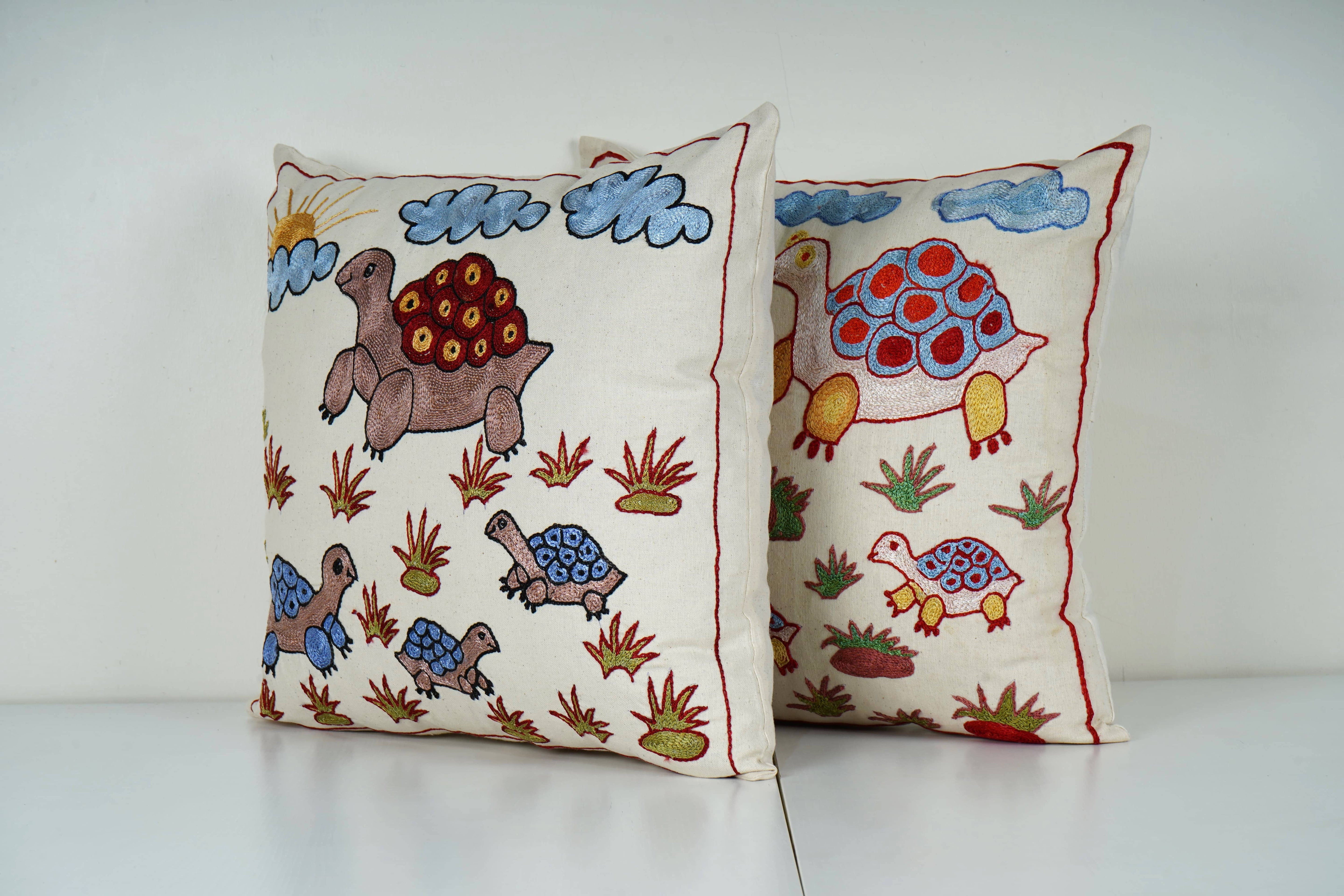 Turtle Suzani Pillow Cover | 18'' x 19''