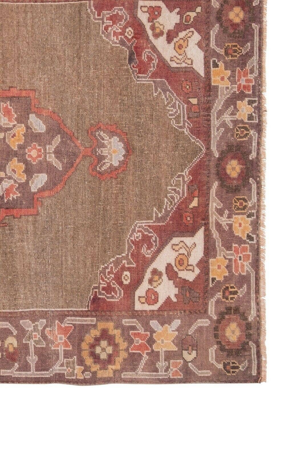 Vintage Turkish Karapinar Rug 5' x 8'6''