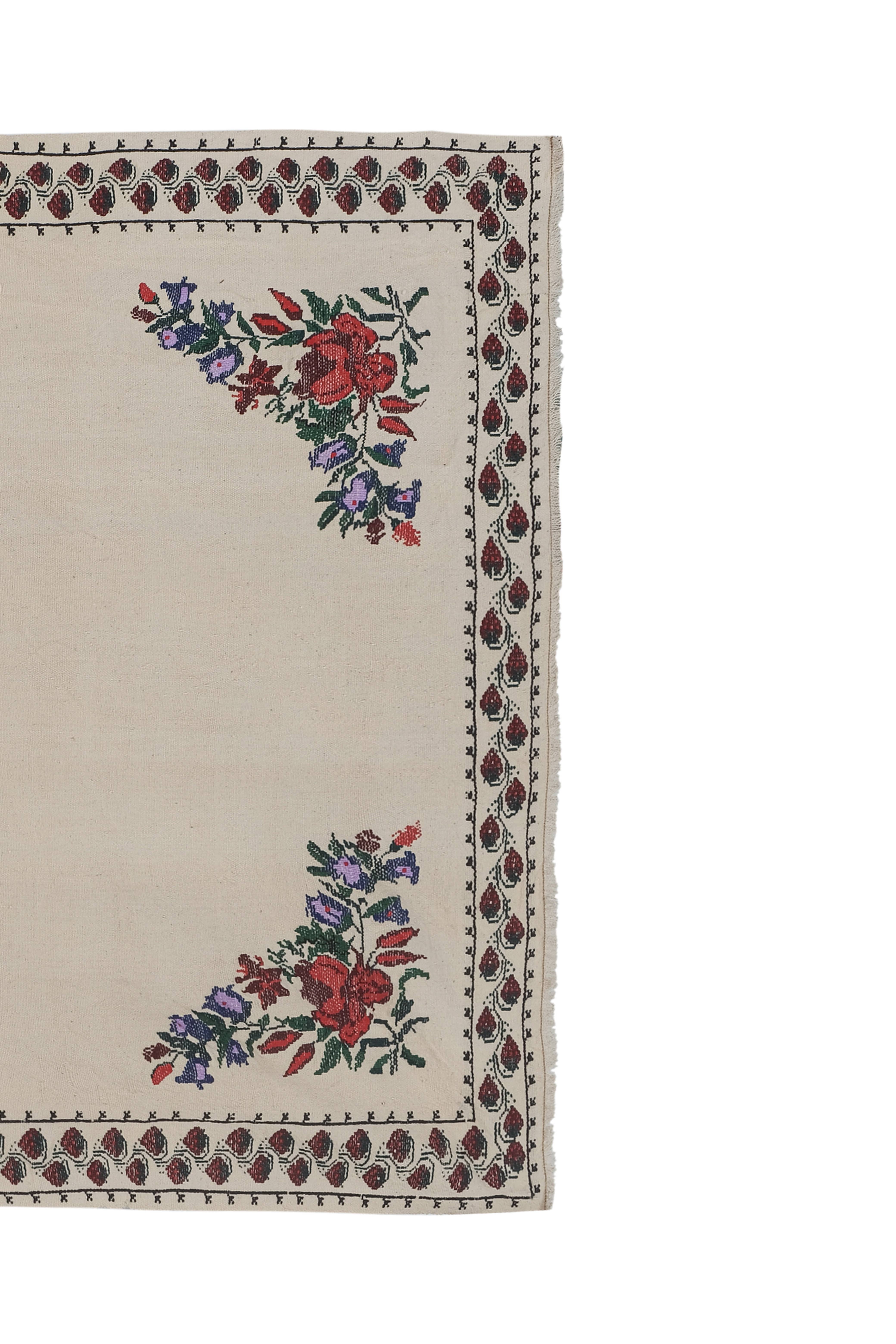 Vintage Turkish Kilim Rug 5'5'' x 8'2''