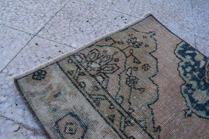 Vintage Turkish Rug 24'' x 34''