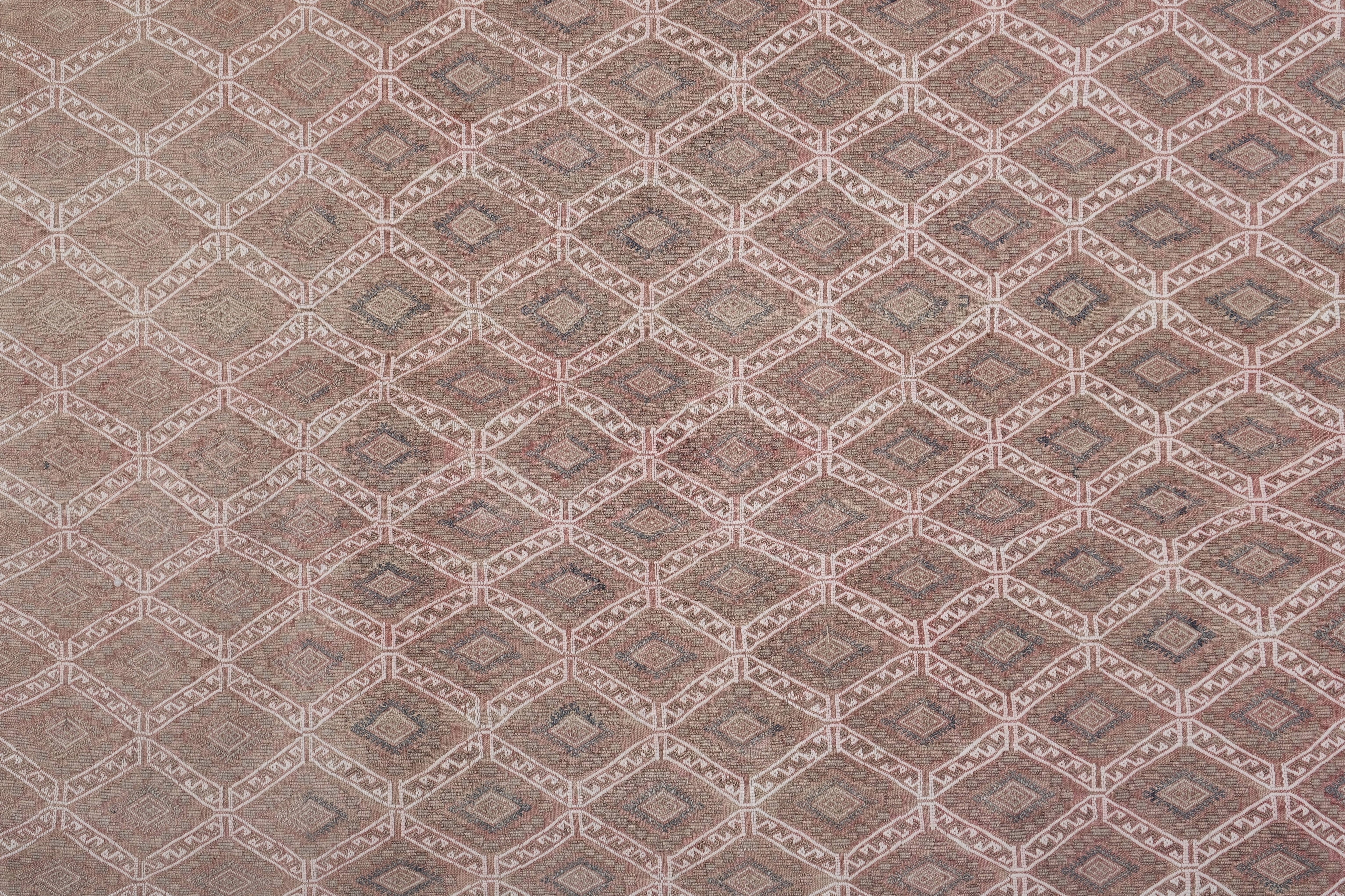 Vintage Turkish Kilim Rug 5'5'' x 7'8''