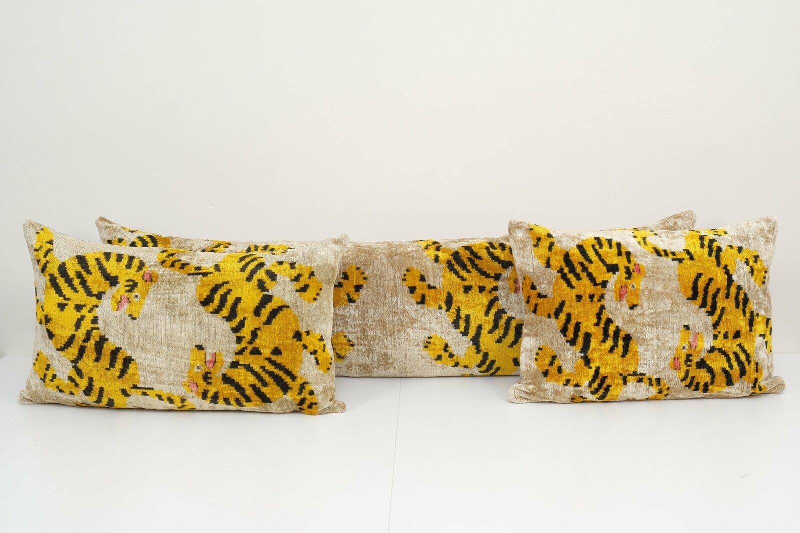 Tiger Silk Ikat Velvet Pillow Cover | 14'' x 21''