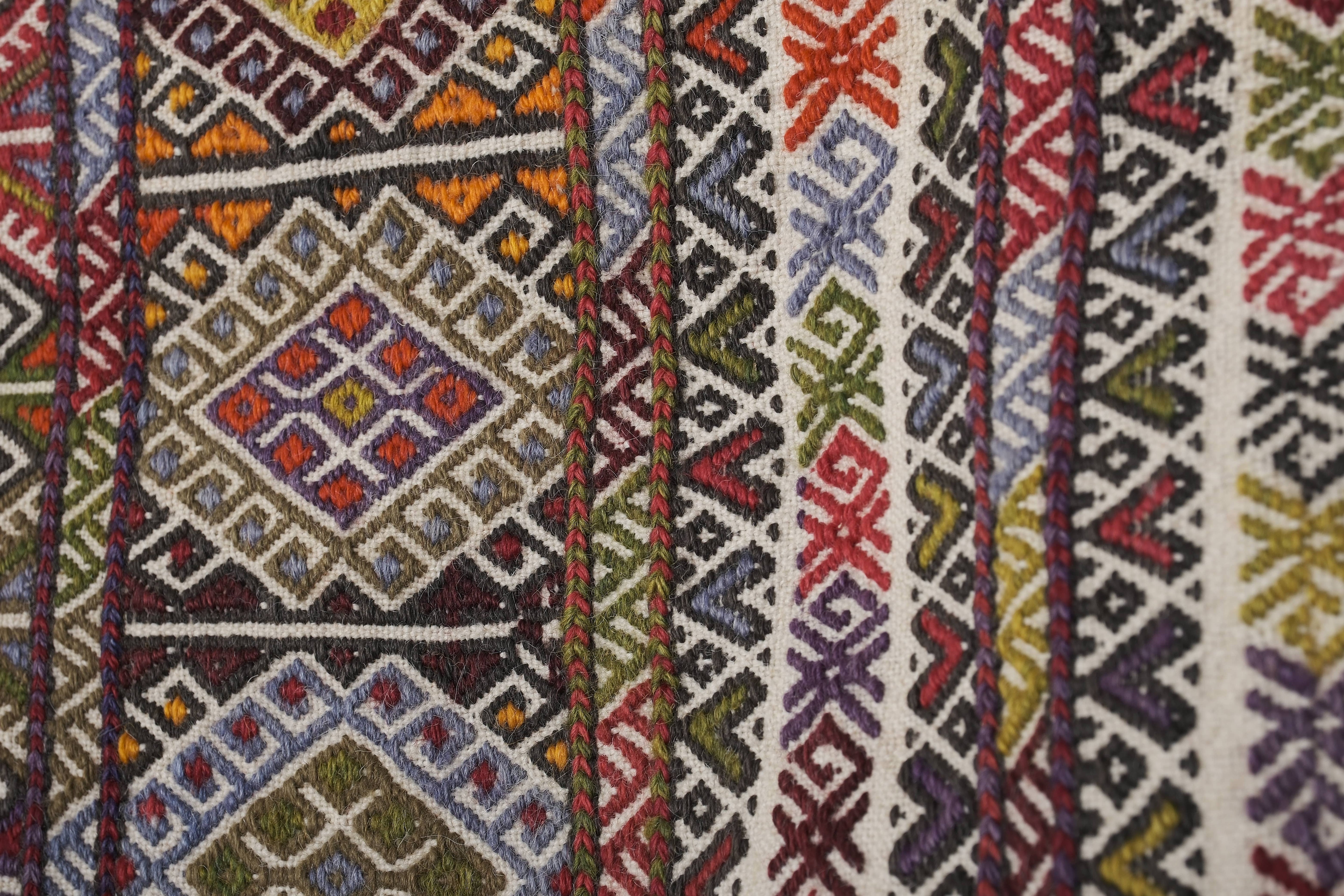 Vintage Turkish Kilim Rug 5'1'' x 11'9''