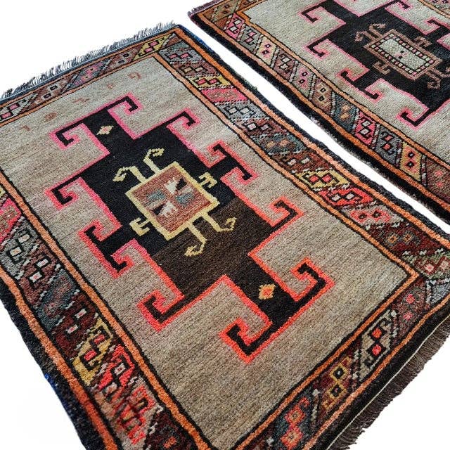Vintage Oushak Yastik Rugs Set of 2 | 22'' x 31''
