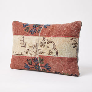 Turkish Rug Pillow Cover | 16'' x 24'' - right angle
