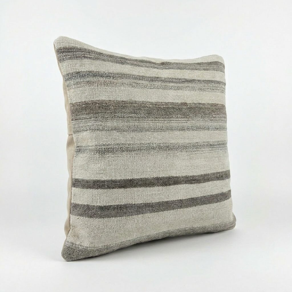 Turkish Kilim Pillow Cover | 20'' x 20'' - left angle