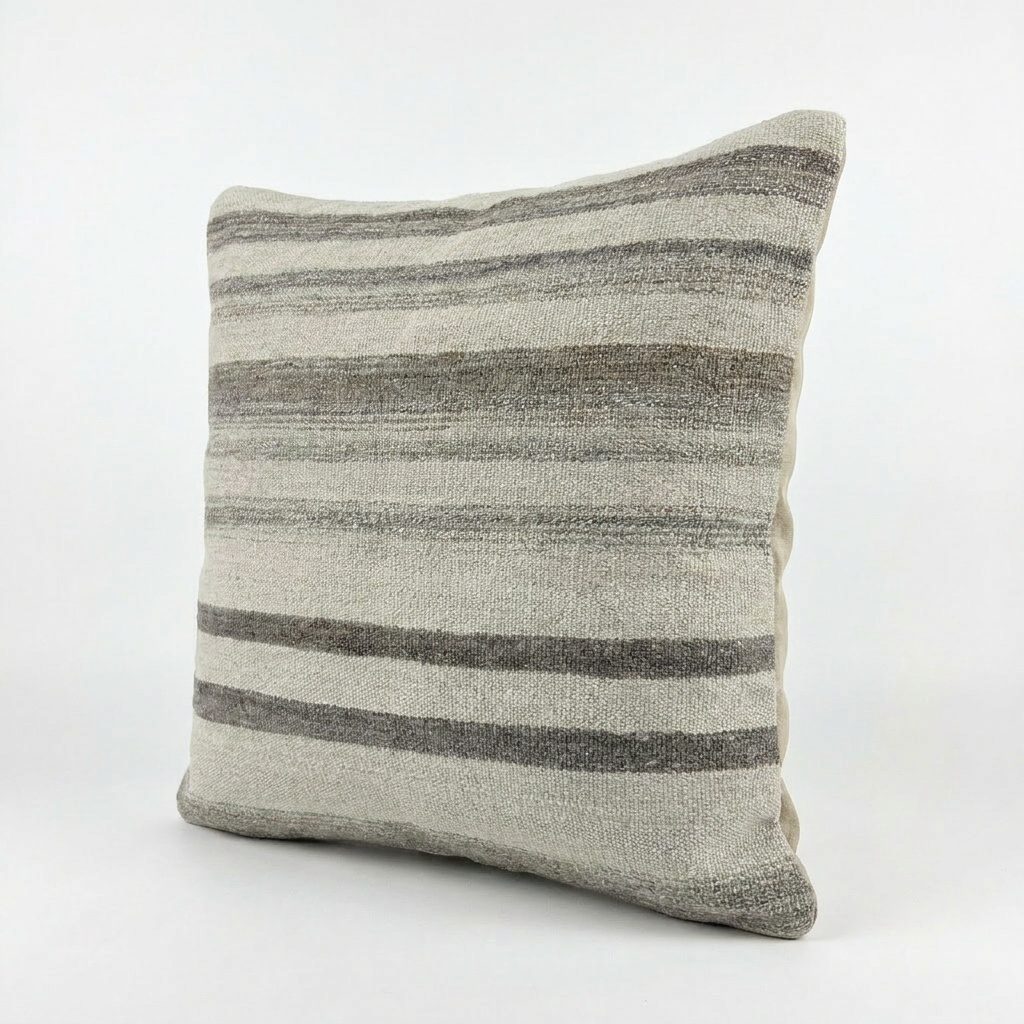 Turkish Kilim Pillow Cover | 20'' x 20'' - right angle