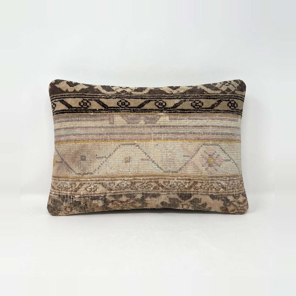 Turkish Rug Pillow Cover | 16'' x 24'' - front view
