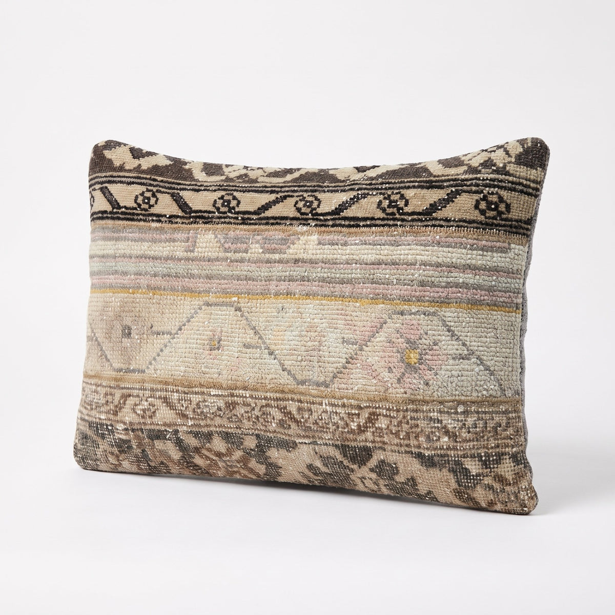 Turkish Rug Pillow Cover | 16'' x 24'' - right angle