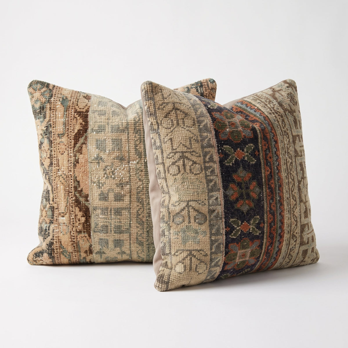 Turkish Rug Pillow Cover Set of 2 | 24'' x 24'' - right angle