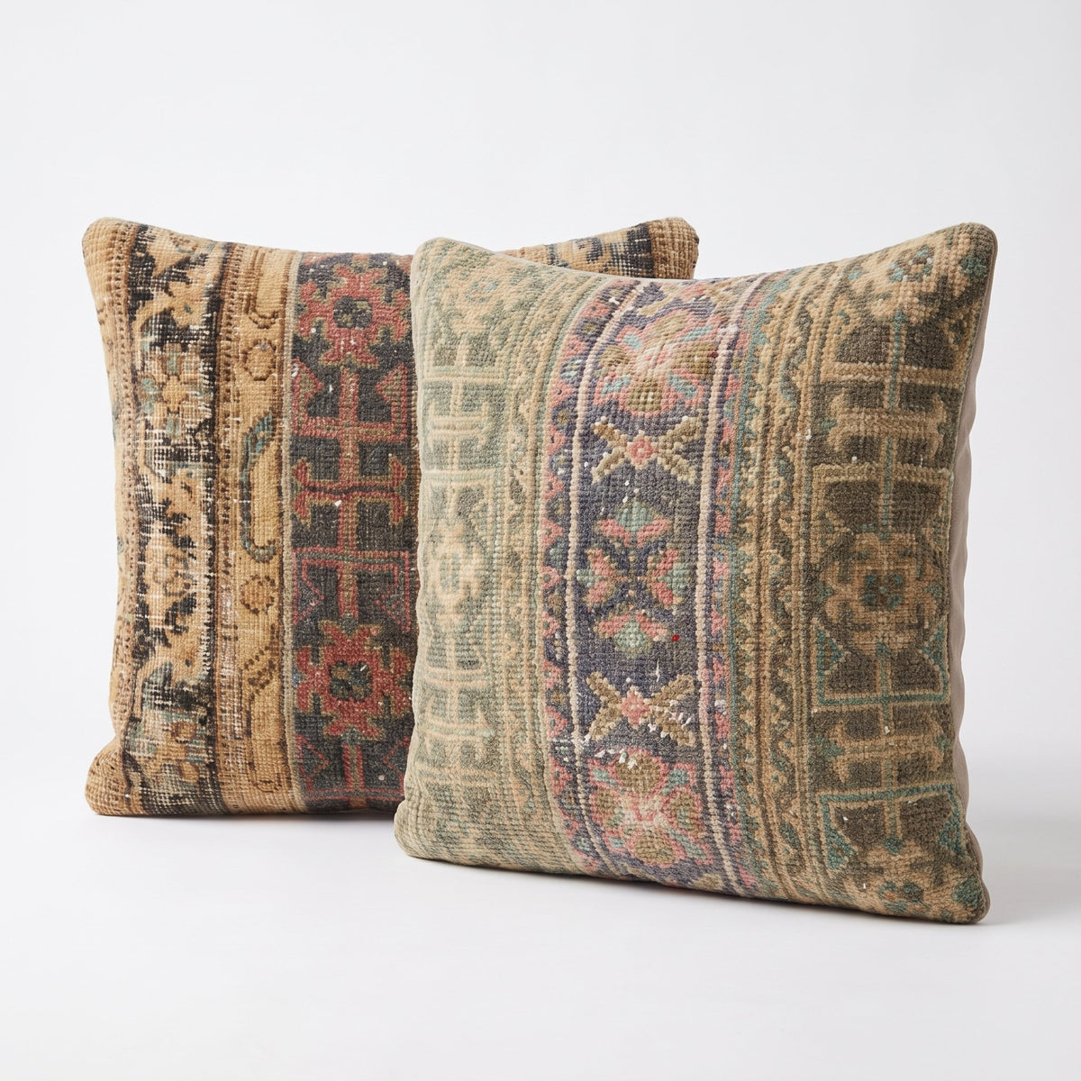 Turkish Rug Pillow Cover Set of 2 | 24'' x 24'' - right angle
