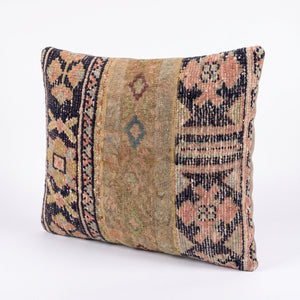 Turkish Rug Pillow Cover | 16'' x 24'' - right angle