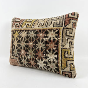 Turkish Rug Pillow Cover | 16'' x 24'' - right angle