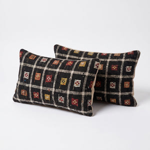 Turkish Rug Pillow Cover Set of 2 | 16'' x 24'' - left angle