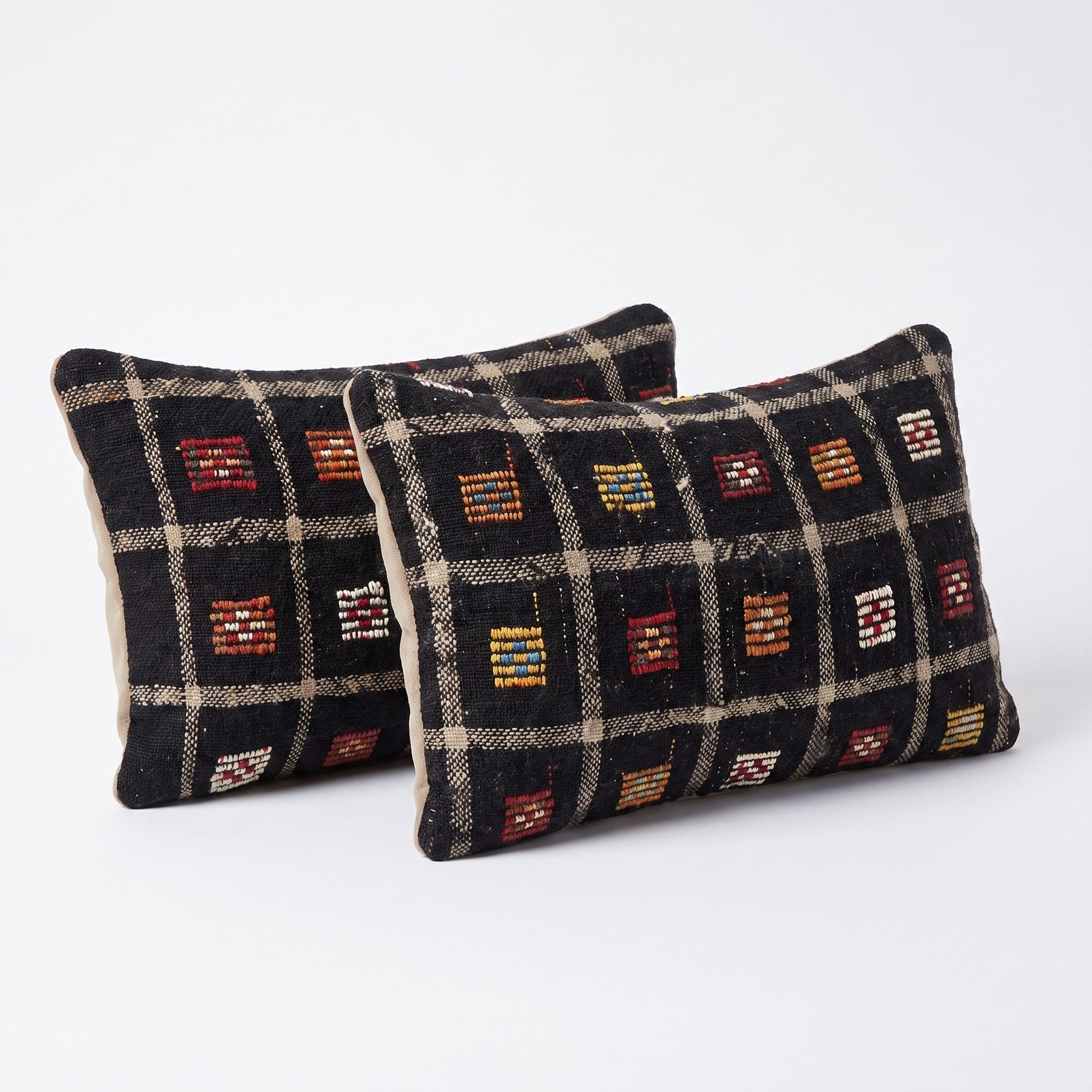 Turkish Rug Pillow Cover Set of 2 | 16'' x 24'' - right angle