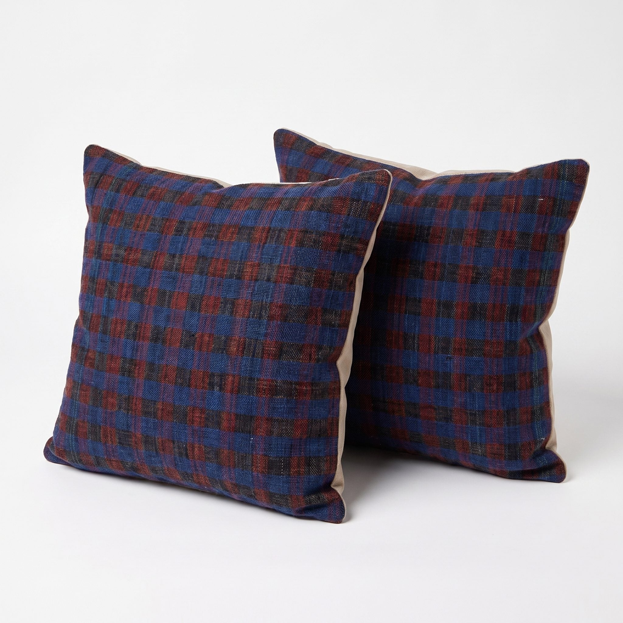Turkish Rug Pillow Cover Set of 2 | 20'' x 20'' - left angle