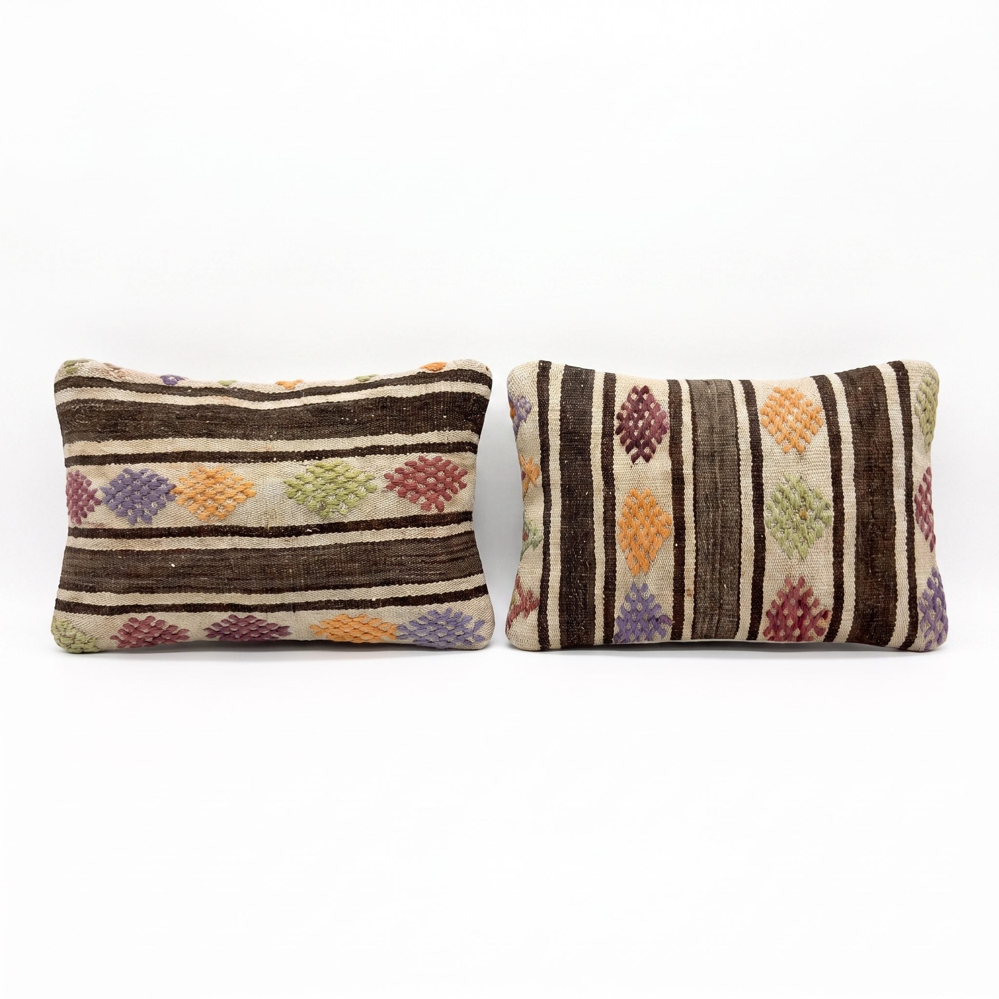 Turkish Rug Pillow Cover Set of 2 | 16'' x 24'' - front view