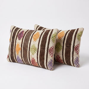 Turkish Rug Pillow Cover Set of 2 | 16'' x 24'' - left angle