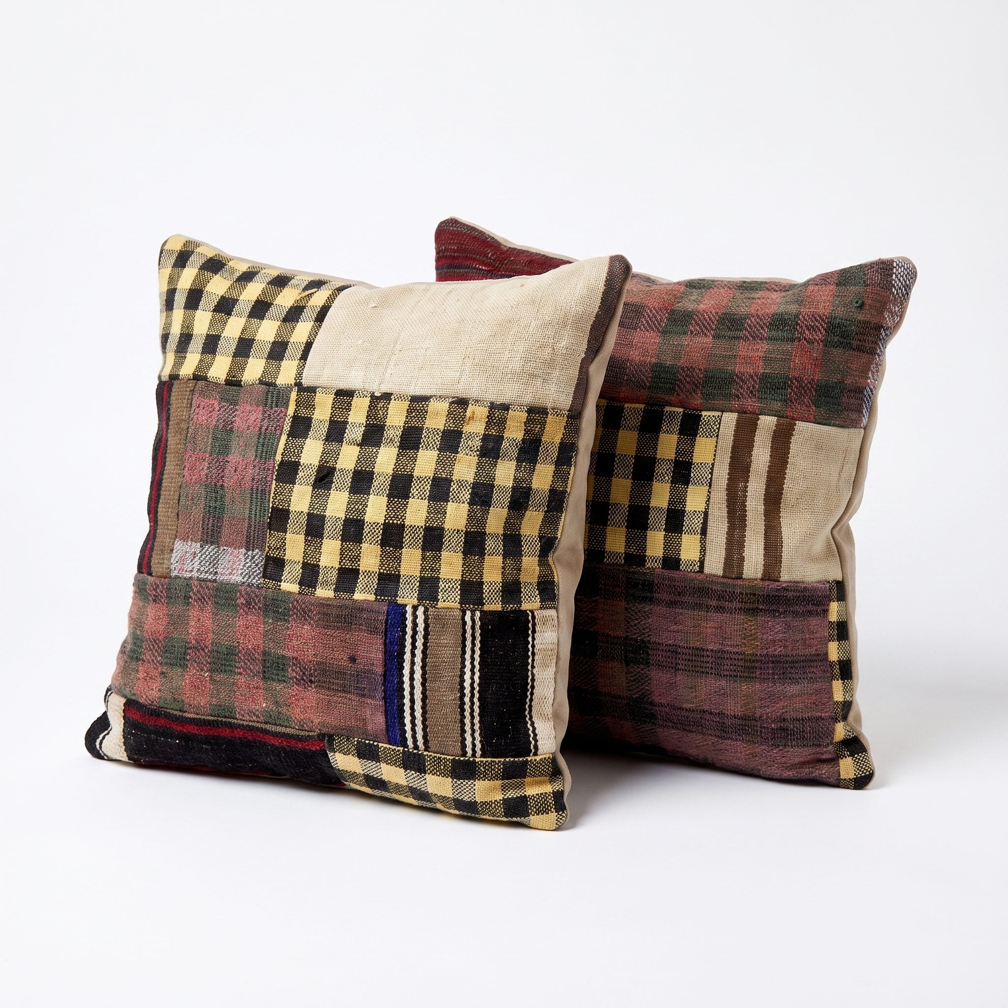 Turkish Rug Pillow Cover Set of 2 | 20'' x 20'' - left angle